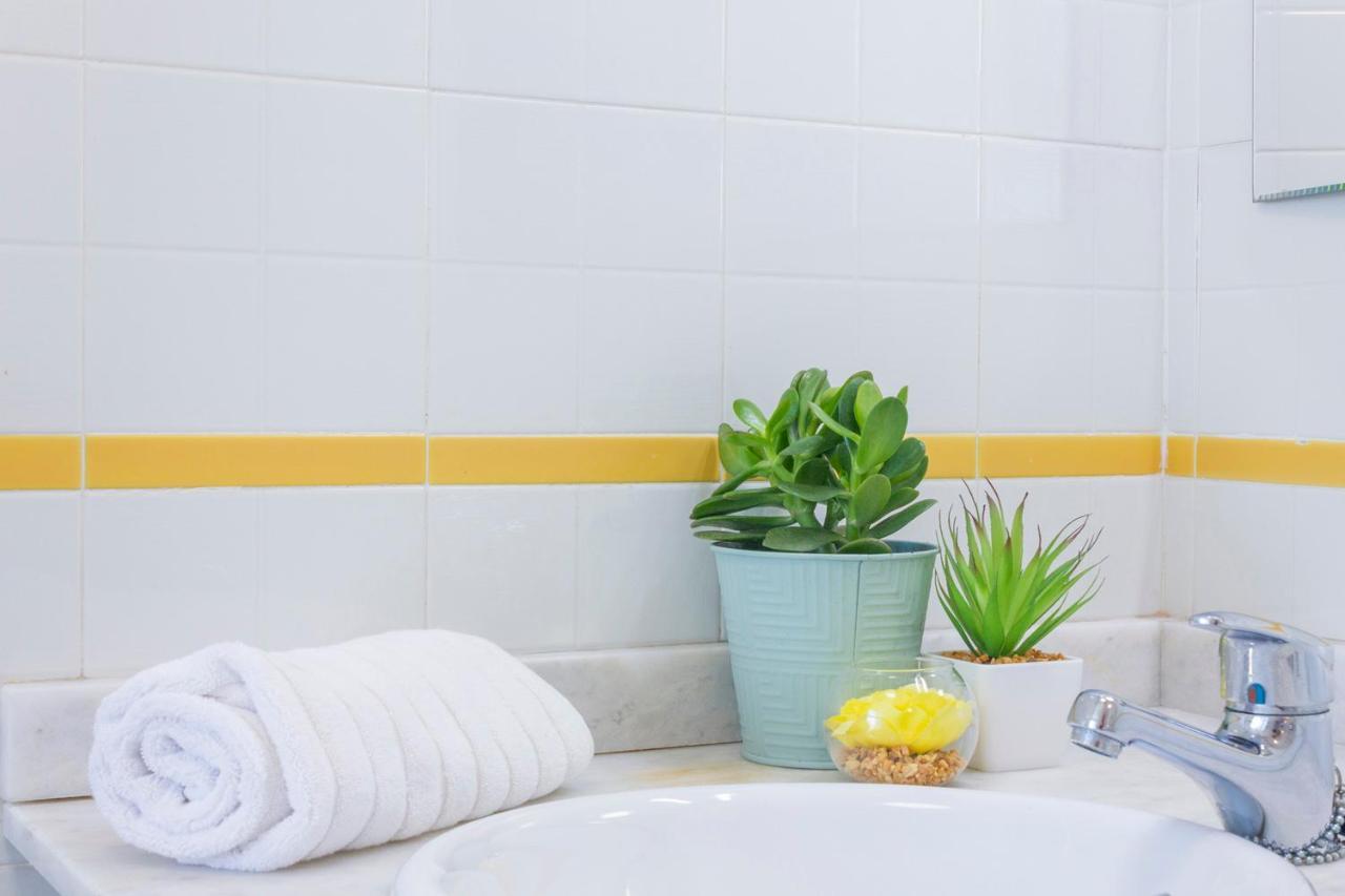 Apartamento Pink Calm-vistas Al Mar Y Piscina.free Parking